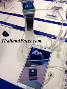 Samsung-Galaxy-Gear-Smart-Watch-Thailand13