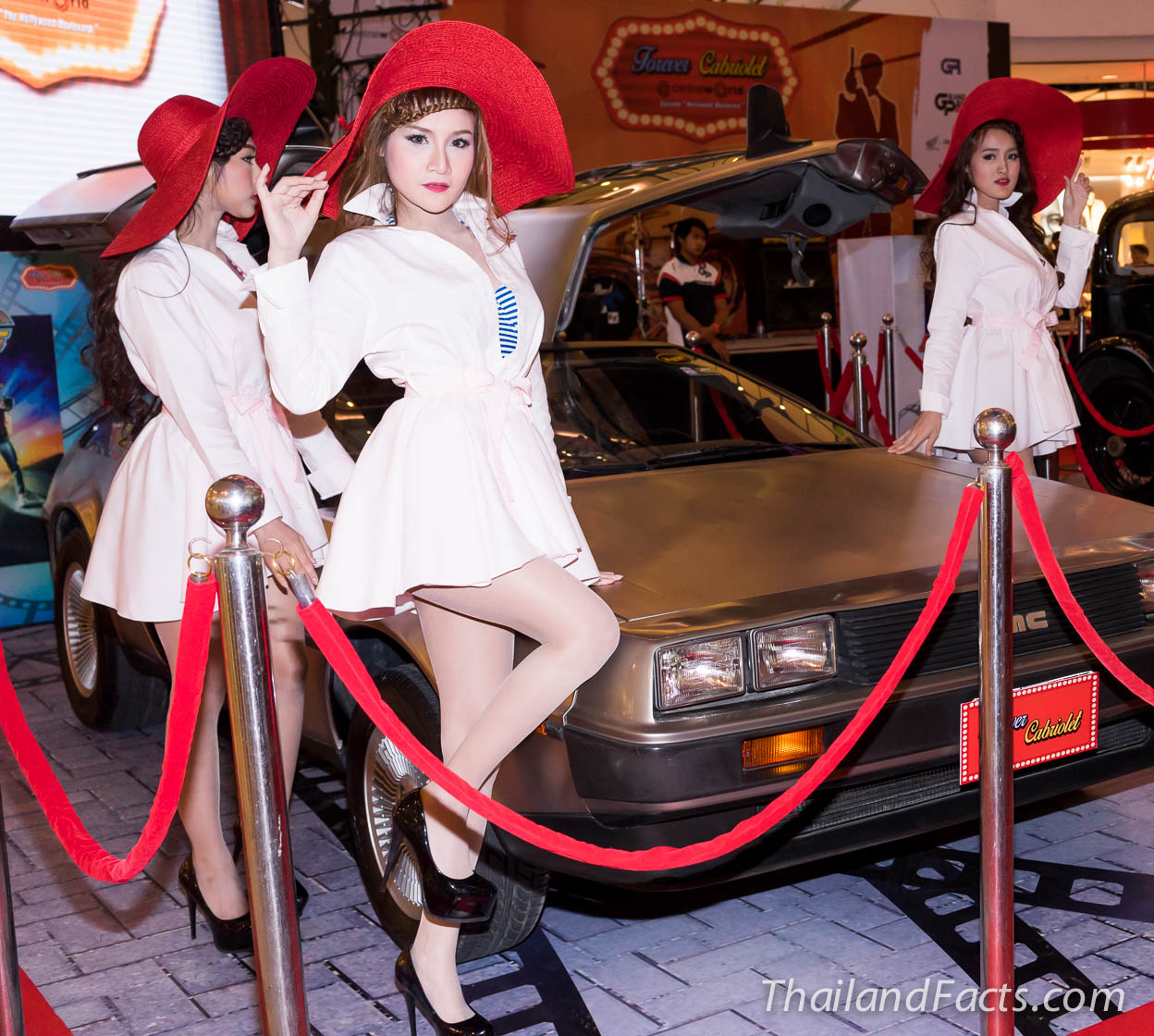 Cabriolet-Forever-Beautiful-Girls-Centralworld-Bangkok-2014-11