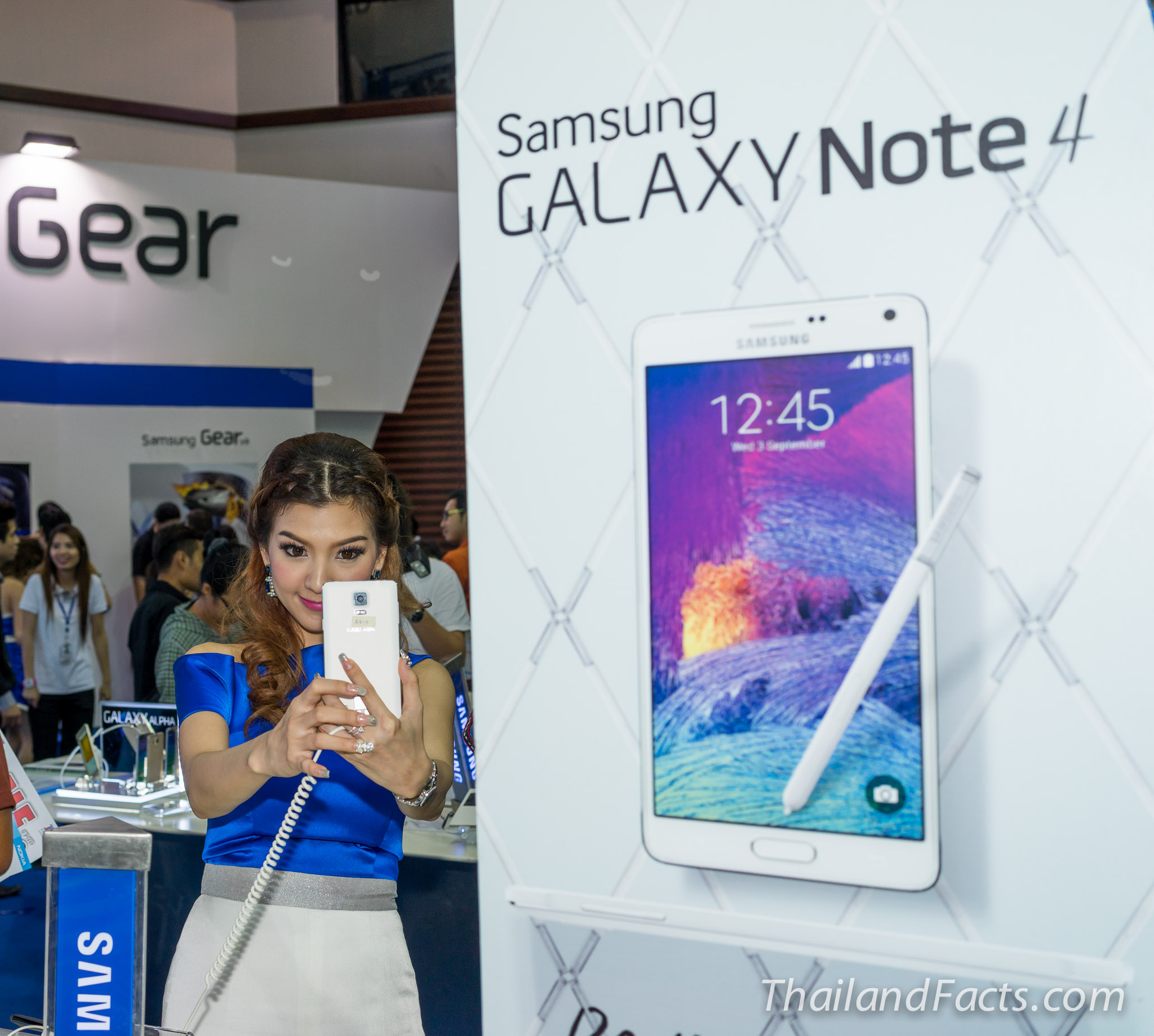 Galaxy-Note-4-Bangkok-Pattaya-Thailand-Price-2014-Pretty